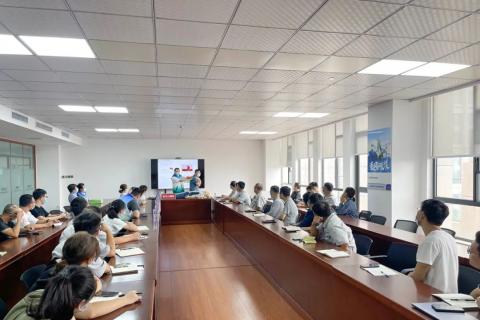 快樂(lè)工作 健康生活｜裕龍發(fā)展公司組織開展員工健康知識(shí)講座活動(dòng)}