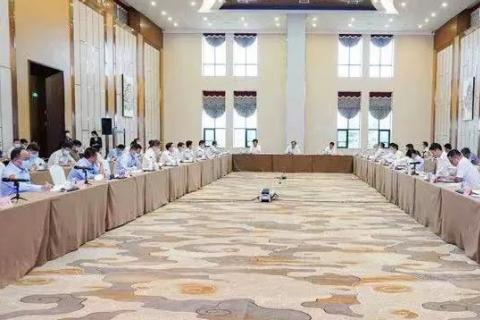 裕龍島煉化一體化項(xiàng)目第三輪“百日攻堅(jiān)”調(diào)度推進(jìn)會(huì)召開}