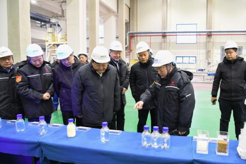 江成到裕龍島開(kāi)展春節(jié)走訪慰問(wèn)活動(dòng)}