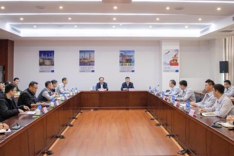 學習貫徹黨的二十屆四中全會精神市委宣講團在產業園作宣講報告}